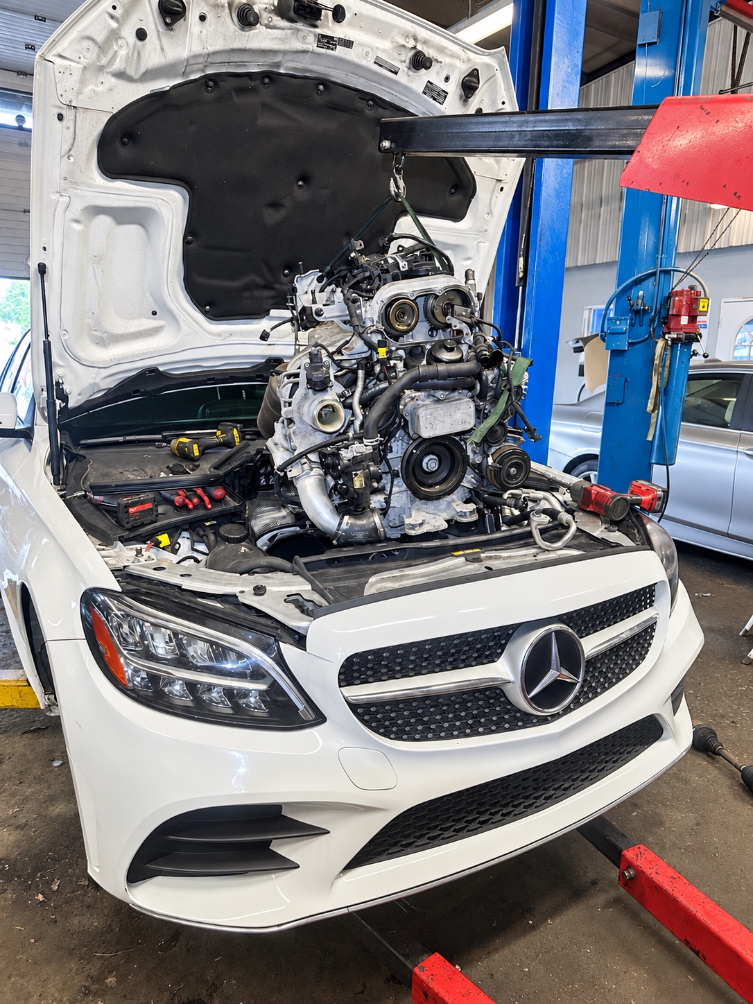 Mercedes engine installation